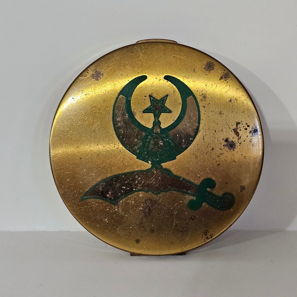 Vintage Pilcher Brass Powder Compact Crescent Moon Scimitar Emblem Kentucky